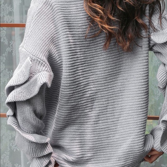 ❗️SALE LAST ONE ❗️Oversized Ruffles Knit Sweater - Picture 5 of 8